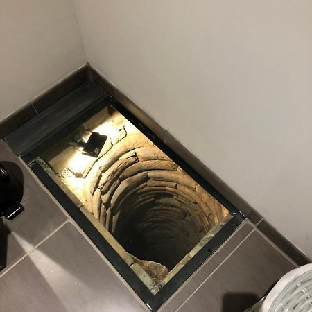 Nouveau : Le Puits De Sarlat Luaran gambar