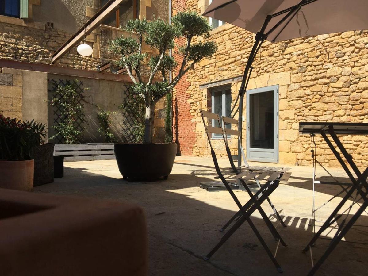 Nouveau : Le Puits De Sarlat Luaran gambar