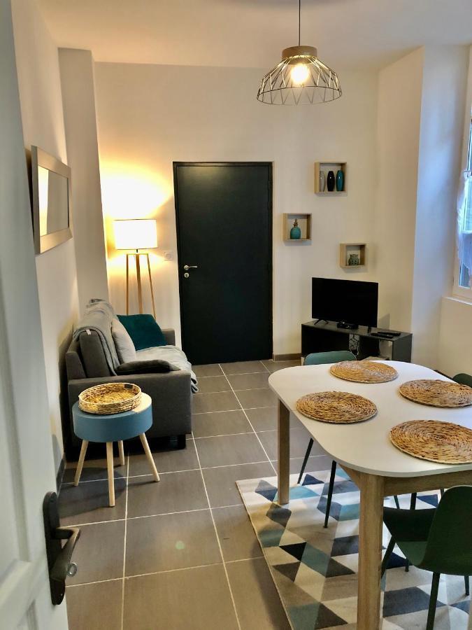 Nouveau : Le Puits De Sarlat Luaran gambar