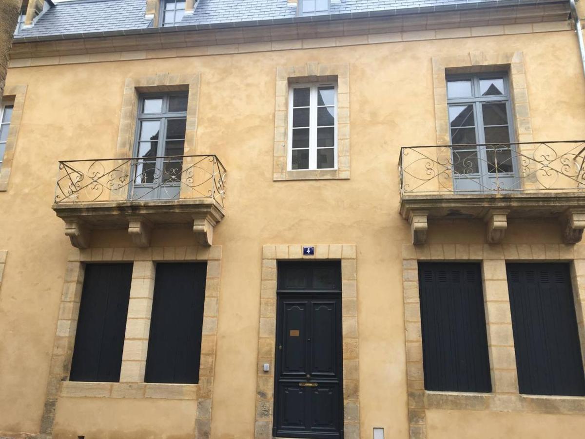 Nouveau : Le Puits De Sarlat Luaran gambar