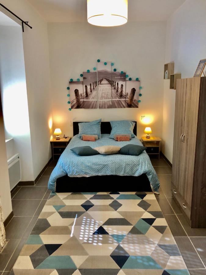 Nouveau : Le Puits De Sarlat Luaran gambar